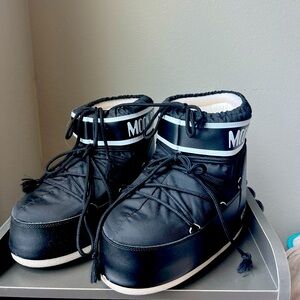 Black Nylon Moon Boot
